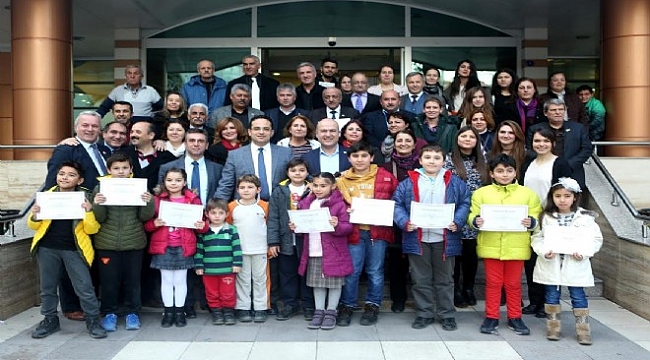 Bornova'da eğitimler tamam: İnternetle hayat daha kolay!