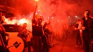 Beşiktaş, İzmir'de şampiyonluğunu kutladı