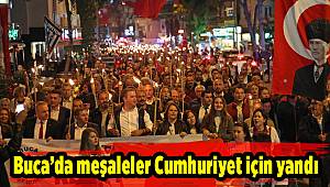 Buca’da meşaleler Cumhuriyet için yandı