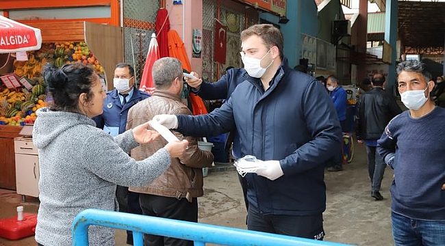 Menderes’te maskeler belediyeden