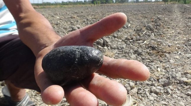 Bahçede otururken hemen yanlarına düştü: Göktaşı ise satmak istiyorum