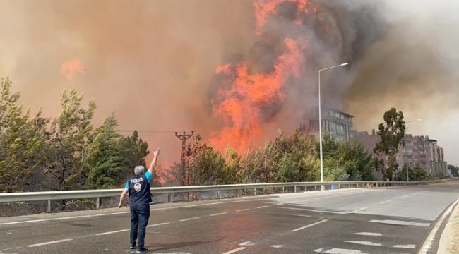 Hatay'dan korkunç görüntüler! Yangın yeniden yerleşim yerlerine ulaştı