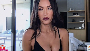 Megan Fox giyinmeyi unuttu! Canlı yayına sütyenle çıktı