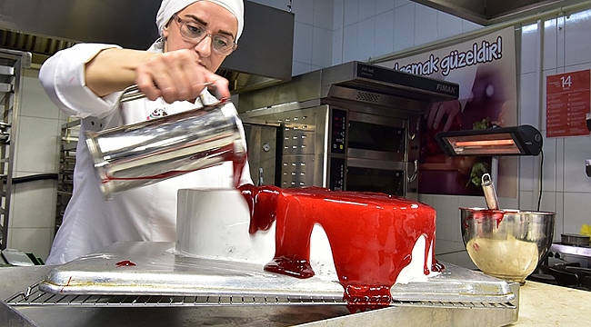 Bornova'da Sevgililer Günü'ne özel çalışma 