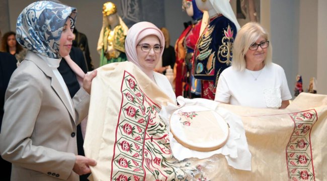 Emine Erdoğan, İzmir'de kültür sanat merkezinin açılışını gerçekleştirdi