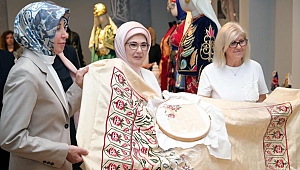 Emine Erdoğan, İzmir'de kültür sanat merkezinin açılışını gerçekleştirdi