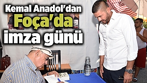 Kemal Anadol'dan Foça'da imza günü