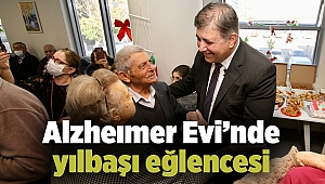 Alzheımer Evi’nde yılbaşı eğlencesi