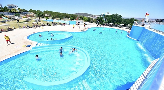 Çeşme Oasis Aqua Park sezonu açıyor