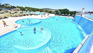 Çeşme Oasis Aqua Park sezonu açıyor