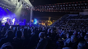 Çeşme Festivalinde Enrico Macias Rüzgarı