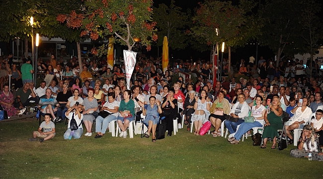 Karşıyakalılar açık havada müzik şöleni yaşadı