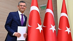 Özgür Özel CHP Genel Başkanlığı'na adaylığını açıkladı