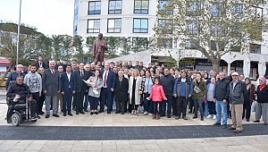 Çiçek’ten Miting Gibi Adaylık Başvurusu