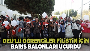 DEÜ'LÜ ÖĞRENCİLER FİLİSTİN İÇİN BARIŞ BALONLARI UÇURDU