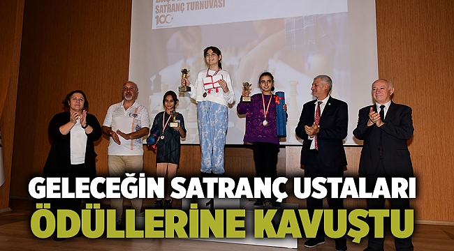 Geleceğin satranç ustaları ödüllerine kavuştu