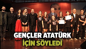 Gençler Atatürk için söyledi