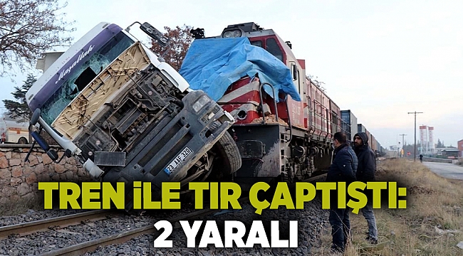 İzmir Torbalı'da tren ve tır çarpıştı: 2 yaralı