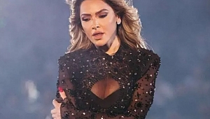 Hadise evindeki partide konuklarına temizlik sopasıyla erotik dans sergiledi!