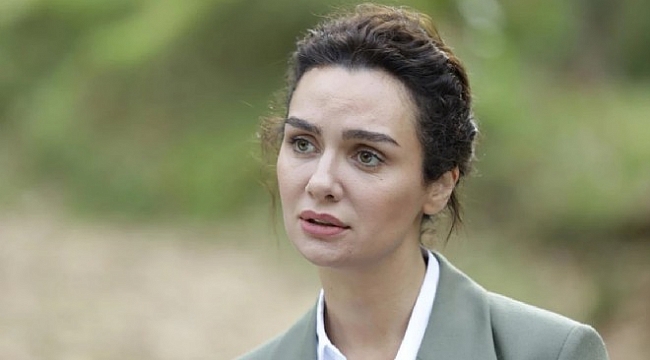 Birce Akalay, gönlünü yakışıklı oyuncuya kaptırdı