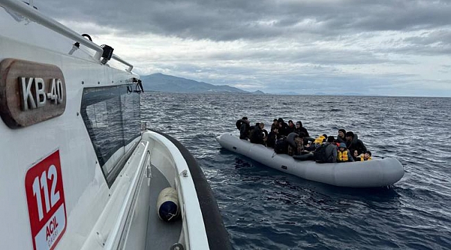 İzmir açıklarında 30 düzensiz göçmen kurtarıldı