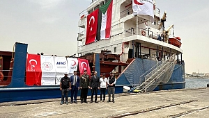 Türkiye'nin insani yardım gemisi Sudan'a ulaştı