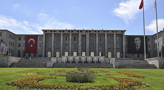 TBMM'DE yeni dönem hazırlığı: Bakım ve tadilat çalışması başlatıldı