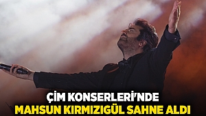 Çim Konserleri'nde Mahsun Kırmızıgül sahne aldı