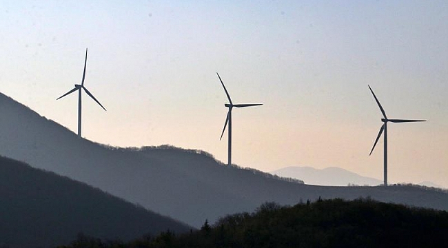 Rüzgar ve güneş enerjisinde kurulu güç 30 bin megavatı geçti