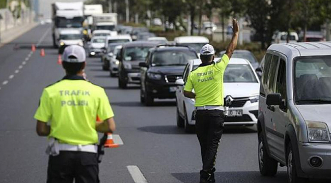 Trafik denetimlerinde 466 bin 170 araç ve sürücüye işlem uygulandı