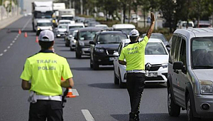 Trafik denetimlerinde 466 bin 170 araç ve sürücüye işlem uygulandı