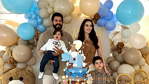 Kerem Özçivit'ten annesi Fahriye Evcen'e poz