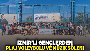 Liseli gençlerden plaj voleybolu ve müzik şöleni