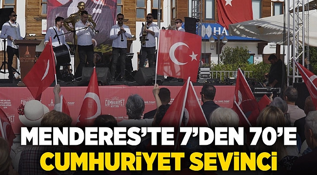 Menderes’te 7’den 70’e Cumhuriyet sevinci