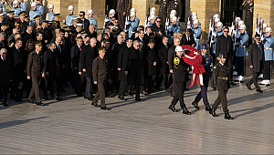 Devlet erkanı Anıtkabir'de Atatürk'ü andı