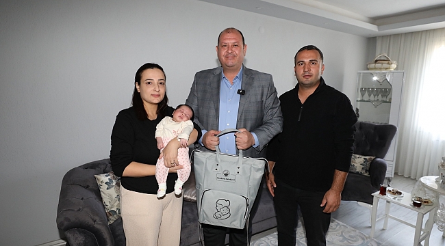 Bebeklere İlk Hediye Menderes Belediyesi'nden