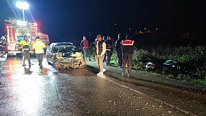 Samsun'da iki otomobil çarpıştı, 1 kişi öldü, 4 kişi yaralandı