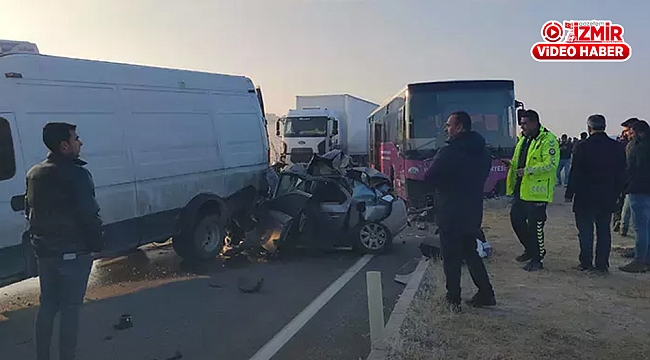 Van'da sis ve buzlanma: 30 araç birbirine girdi