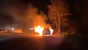 Bursa'da otomobil alev alev yandı