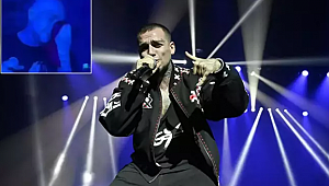 Ezhel'e konserde iç çamaşırı atıldı, sonrası daha da iğrenç