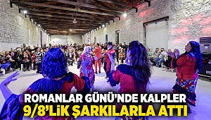 Romanlar Günü’nde kalpler 9/8’lik şarkılarla attı