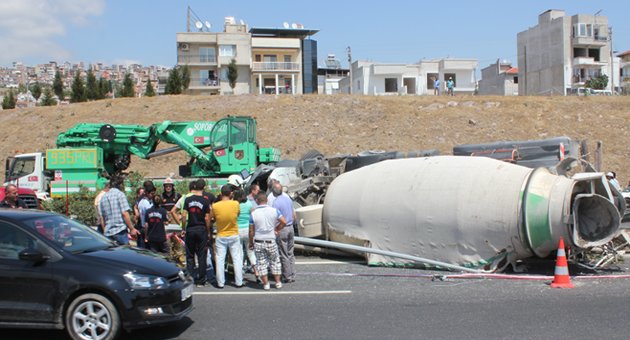 Beton Mikseri devrildi: 1 ölü