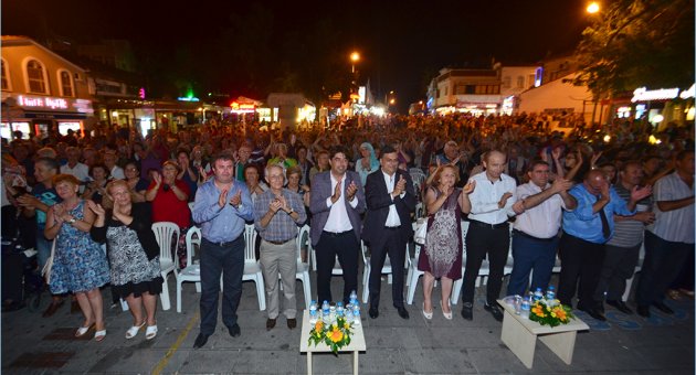 Foça'da festival devam ediyor...