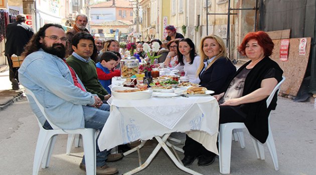 Kahvaltını Al Sanat Sokağına Gel