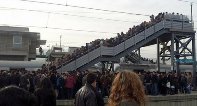 Okullar açıldı; ulaşım çileye döndü...